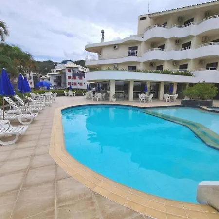 Lindo apartamento na praia brava-3